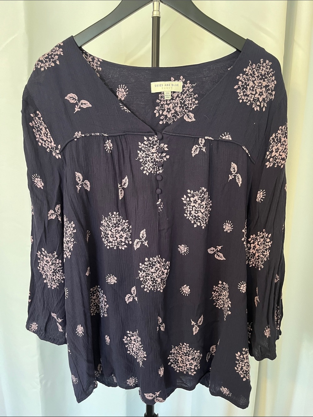 Skies Are Blue Navy Floral Long-Sleeve Button Top